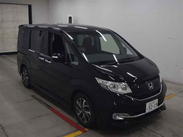 70019 Honda Step wagon RP3 2015 г. (MIRIVE Osaka)